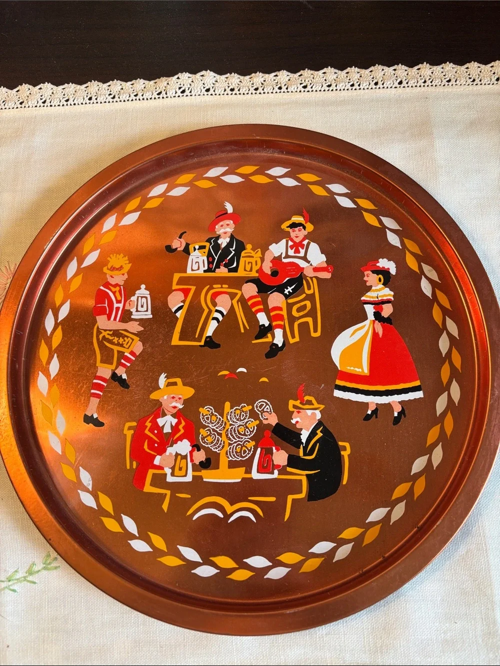 EUC VINTAGE metal serving tray featuring a Bavarian, Alpine, or Pennsylvania Dut